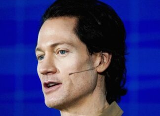 Brian Johnson transmituje psychodeliczną podróż: nową erę biohackingu