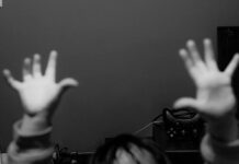 Життя в тіні: Шість місяців під наглядом Служби імміграційного контролю в Чикаго