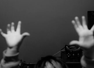 Leven in de schaduw: zes maanden onder ICE-bewaking in Chicago