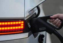 Як автомобілі знижують рахунки за електрику та розвантажують електромережу